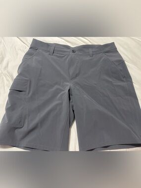 Under Armour Men's Gray Athletic Performance Shorts
